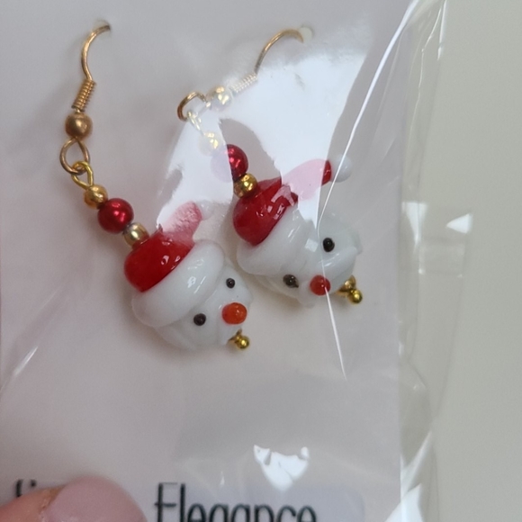 Simple Elegance hand made Christmas earrings - Picture 7 of 9